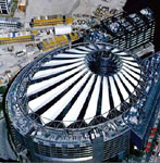 Das Dach des Sony-Centers