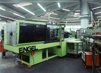 Rarotype Berlin, Spritzgussmaschine